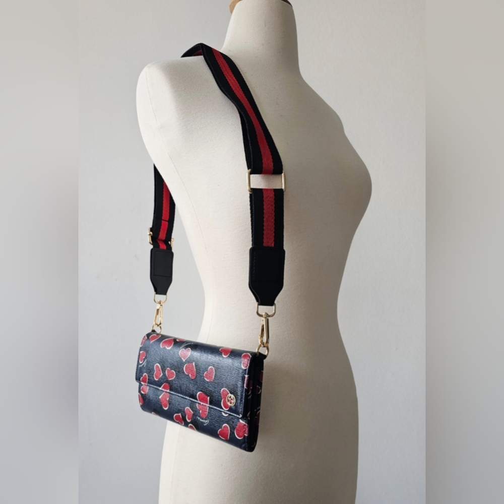 ❤️ *RARE* Gucci Heartbeat Wallet ❤️